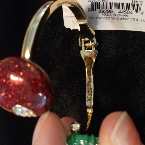 Betsey Johnson Worm 🐛 Apple 🍎 Bracelet ❣️ - Picture 4 of 5